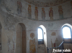 Фрески XII в., сохранившиеся в куполе лестничной башни. Фото Писанова С.